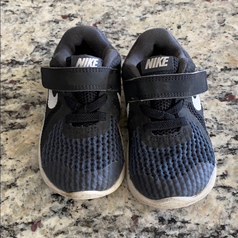 Nike sneakers, size 6 baby/toddler